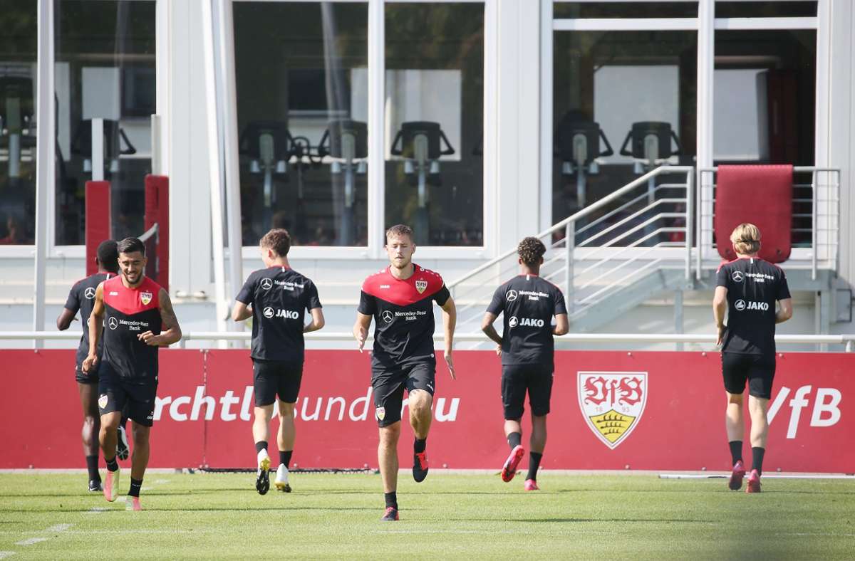 Saisonvorbereitung beim VfB Stuttgart: Start in die Woche ohne Kempf und Kalajdzic