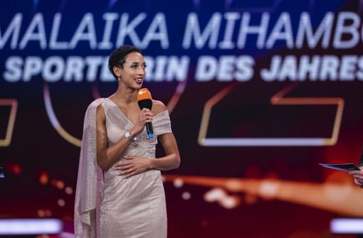 Malaika Mihambo bei der Auszeichnung als Sportlerin des Jahres in Baden-Baden – die Ehrung erhielt sie zum dritten Mal nacheinander. Foto: dpa/Tom Weller