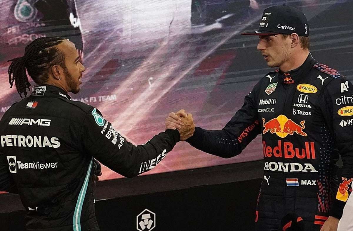 Wer erhält ein höheres Jahresgehalt von seinem Rennstall? Mercedes-Fahrer Lewis Hamilton (li.) oder Red-Bull-Pilot Max Verstappen?