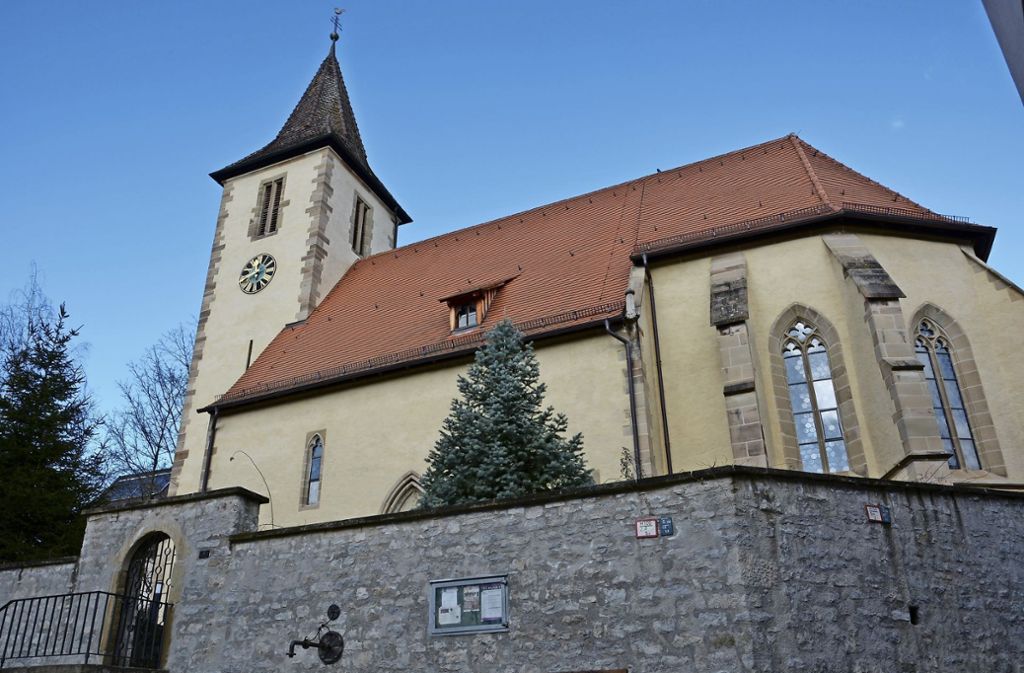 Die Veitskapelle wurde von 2009 bis 2014 komplett saniert und restauriert. Nun beschmutzen Tauben die Fassade