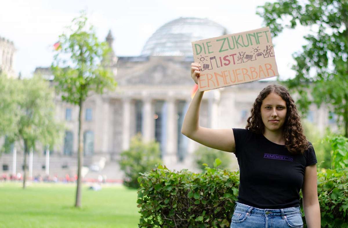 Annkatrin Esser  steht auf Platz sieben der Berliner Landesliste der Grünen. Esser, Anfang 20, ist seit 2014 Mitglied der Grünen.  Unsere Bilderstrecke zeigt weitere Fridays for Future-Aktivisten, die in den Bundestag wollen.