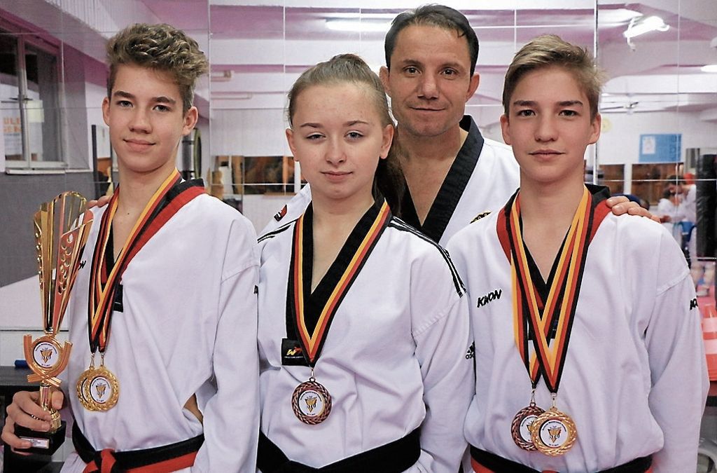 Athleten der Hedelfinger Taekwondo-Schule Baygün in Wuppertal erfolgreich: Drei deutsche Meistertitel