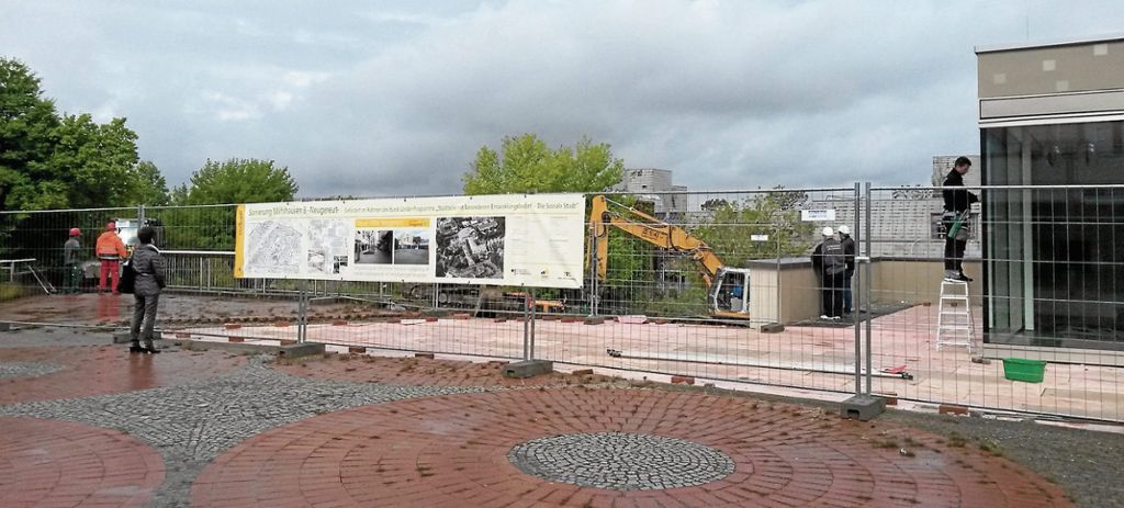 NEUGEREUT:  Wegen der Platzgestaltung in der Ortsmitte sind Wege gesperrt: Baustart am Spirilloplatz
