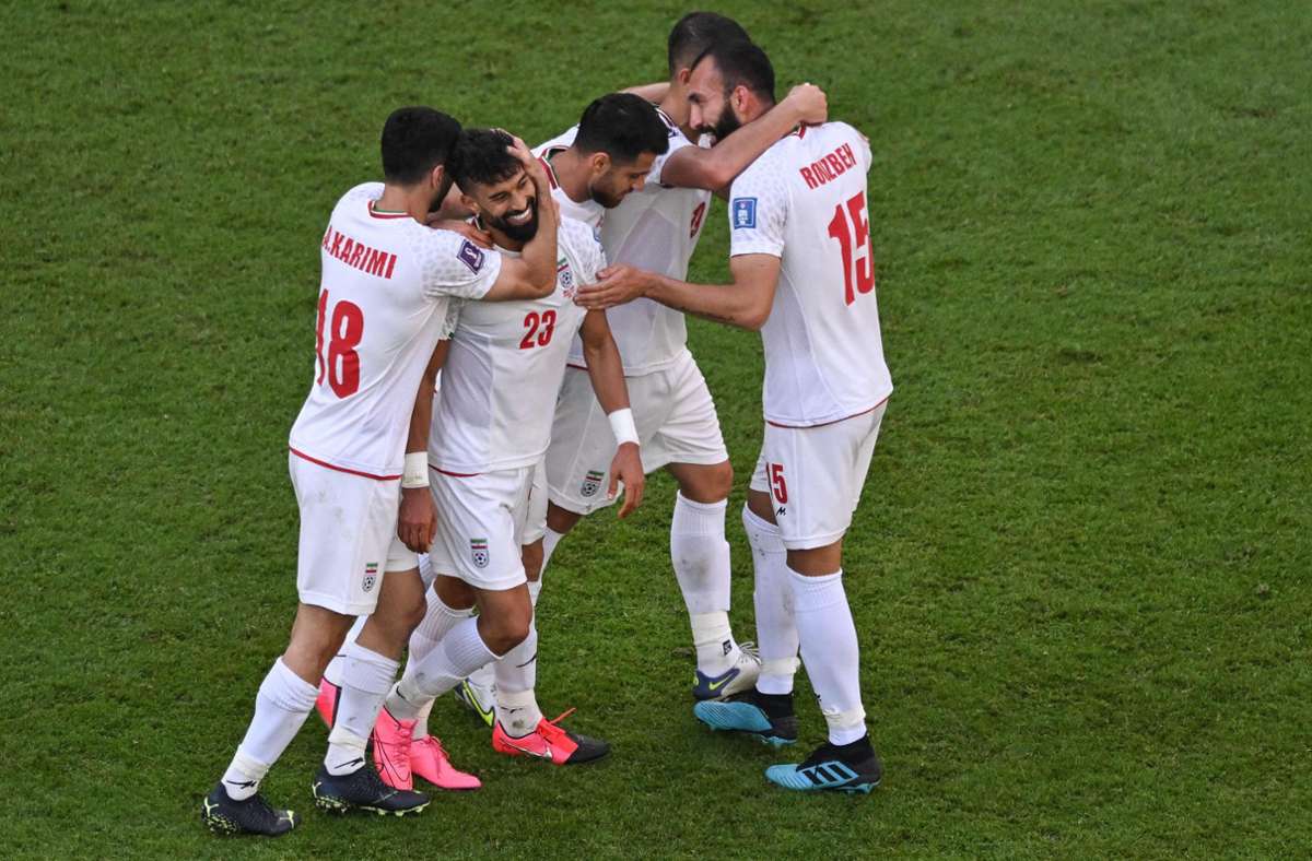 Fußball-WM in Katar: Iran macht sich nach  Sieg Hoffnungen aufs Achtelfinale