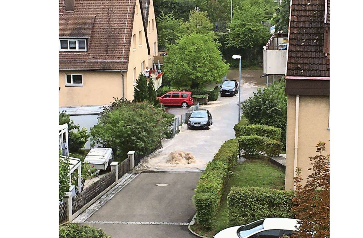 Flut in Mühlhausen: Überschwemmung in der Breitschwertstraße