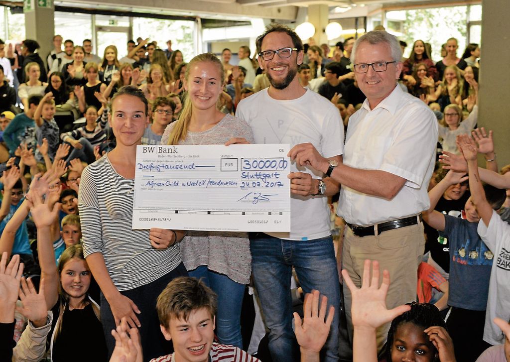 FREIBERG:  700 Schüler des Eschbach-Gymnasiums haben an einer besonderen Spendenaktion mitgewirkt: 30 000 Euro in zwei Stunden erlaufen