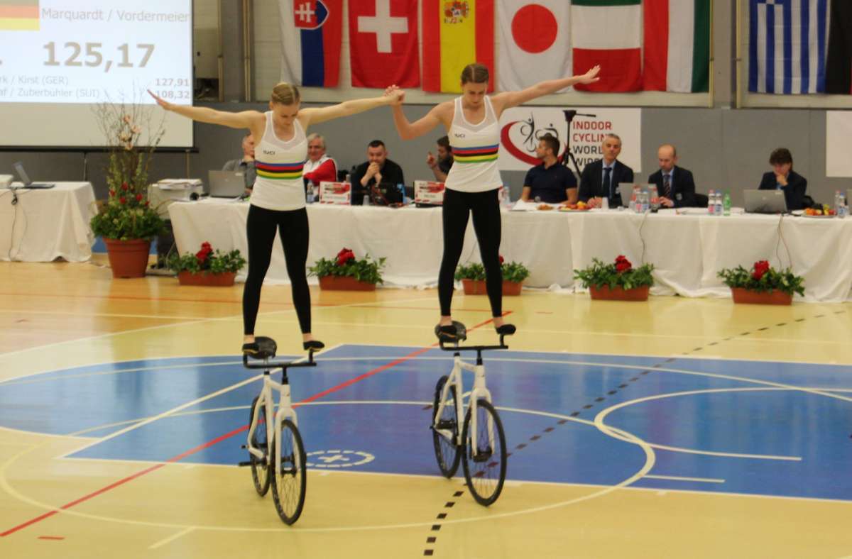 Helen Vordermeier (rechts) und Selina Marquardt von der SportKultur Stuttgart waren mit ihrer Leistung beim ersten Weltcup in der Slowakei zufrieden. Foto: /Herbert  Marquardt (z)