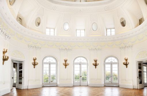Die Trauungen finden im  barocken Ambiente mit Blick auf den Monrepos-See statt. Foto: Hofkammer des Hauses Württemberg
