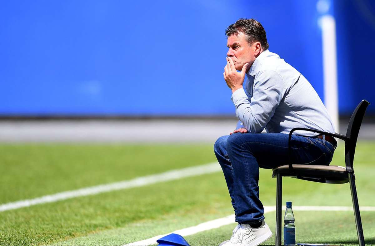 Dieter Hecking verlässt HSV: Hamburger SV sucht einen neuen Trainer