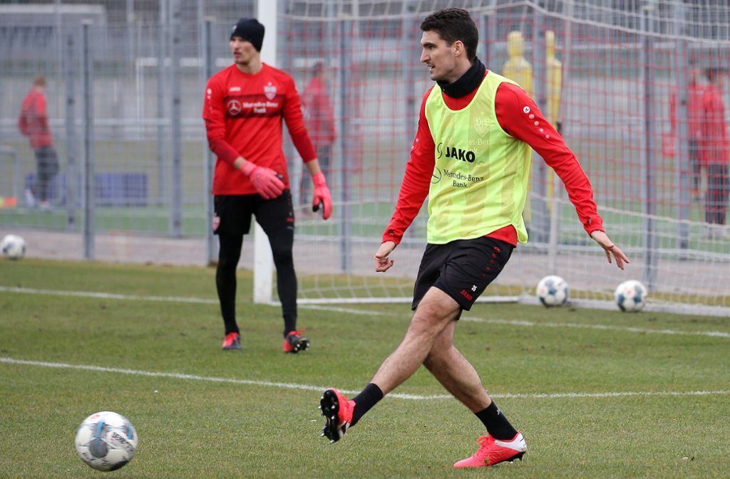 Innenverteidiger Marcin Kaminski hat am Dienstagvormittag wieder im Mannschaftstraining mittrainiert und könnte bereits am Samstag eine Option für den VfB-Coach Pellegrino Matarrazzo sein.