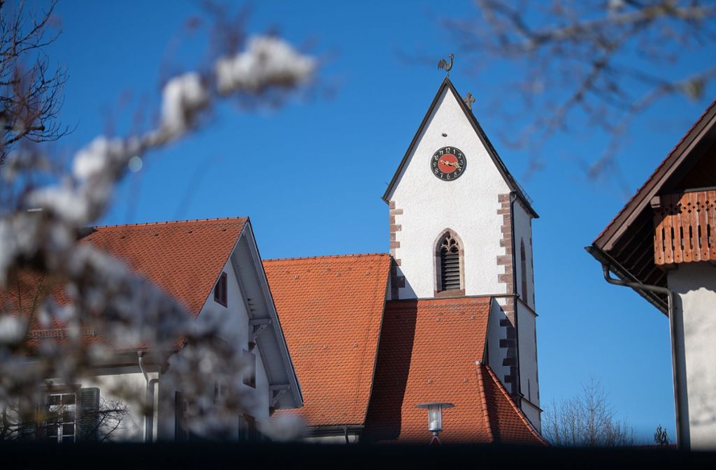 Das Glockengeläut dieser Kirche sorgt in Mönchsweiler für Unfrieden. Foto: dpa/Sebastian Gollnow