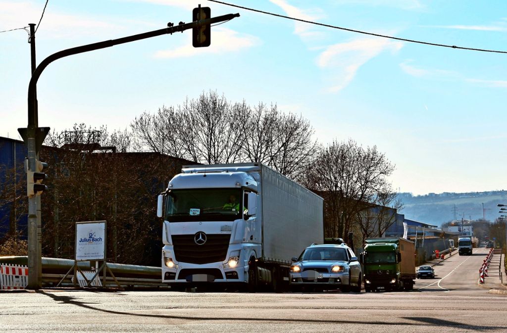 Straßensanierung in Stuttgart-Hedelfingen: B-10-Ausfahrt für Verkehr freigegeben