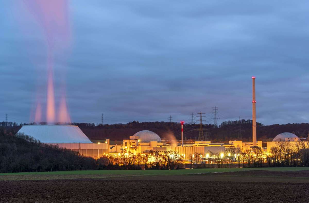 Block II des Kernkraftwerks in Neckarwestheim ist   das letzte noch am Netz befindliche Atomkraftwerk in Baden-Württemberg. Foto: imago/Lilly
