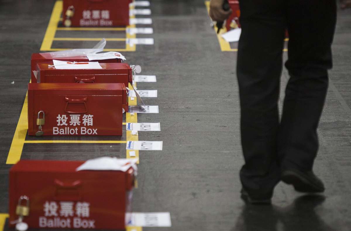 Hongkong: Regierung verschiebt Wahl angeblich wegen Corona-Virus