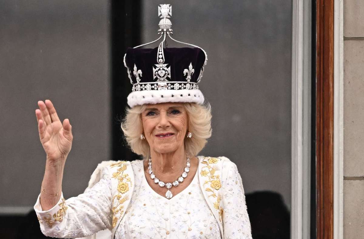 Das Krönungskleid von Königin Camilla ist ein Kunstwerk für sich.
