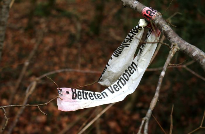 Vorfall im Enzkreis: Lebloses Paar im Wald gefunden - beide sterben im Krankenhaus