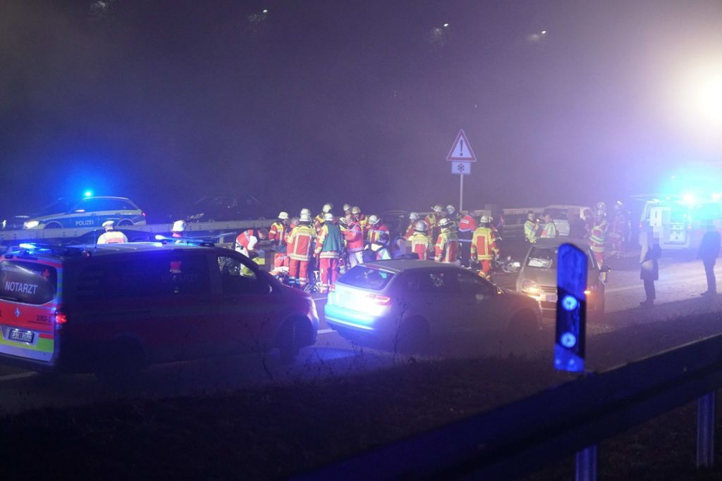 Genaue Umstände des Crashs bei Aichtal werden ermittelt: Gutachter untersucht tödlichen Unfall auf B 27