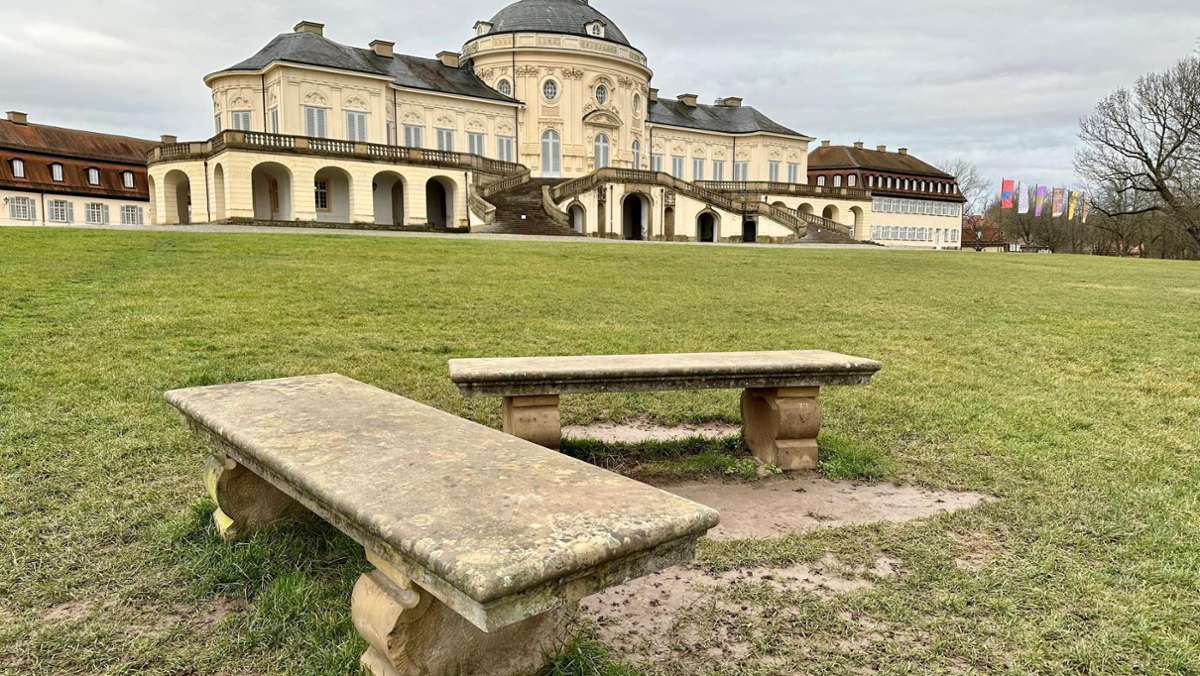 Verbotener Kraftakt bei Schloss Solitude: Wer hat die Steinbank weggetragen?