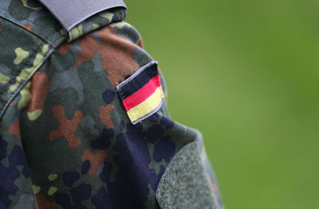 Uniform beschlagnahmt: Bundespolizei holt falschen Bundeswehrsoldaten aus Zug